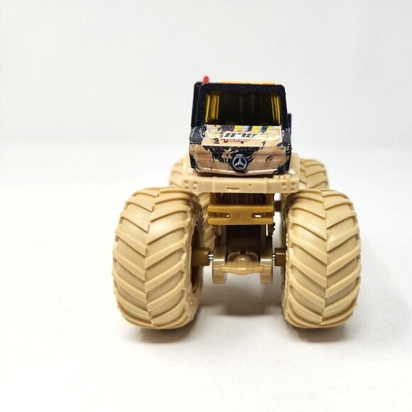 2022 Hot Wheels Monster Trucks UNIMOG Monster Truck 1:64 Demo Doubles (jam23) - Picture 2 of 7